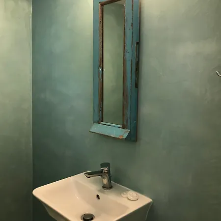 Svoronos 나오우사