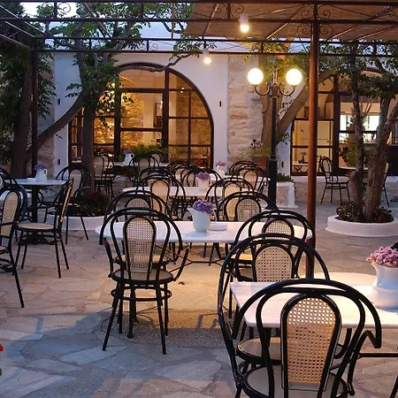 Ξενοδοχείο με διαμερίσματα Svoronos 3*